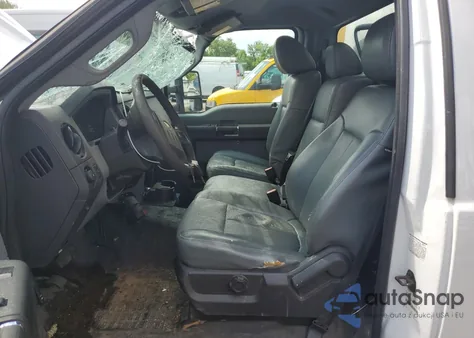 2015 Ford F350 Super Duty z USA, uszkodzony, nr VIN 1FDRF3E67FED08875